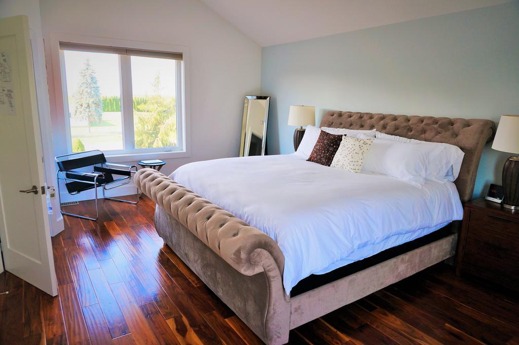 On The 6 Bed And Breakfast Niagara-on-the-Lake Стая снимка