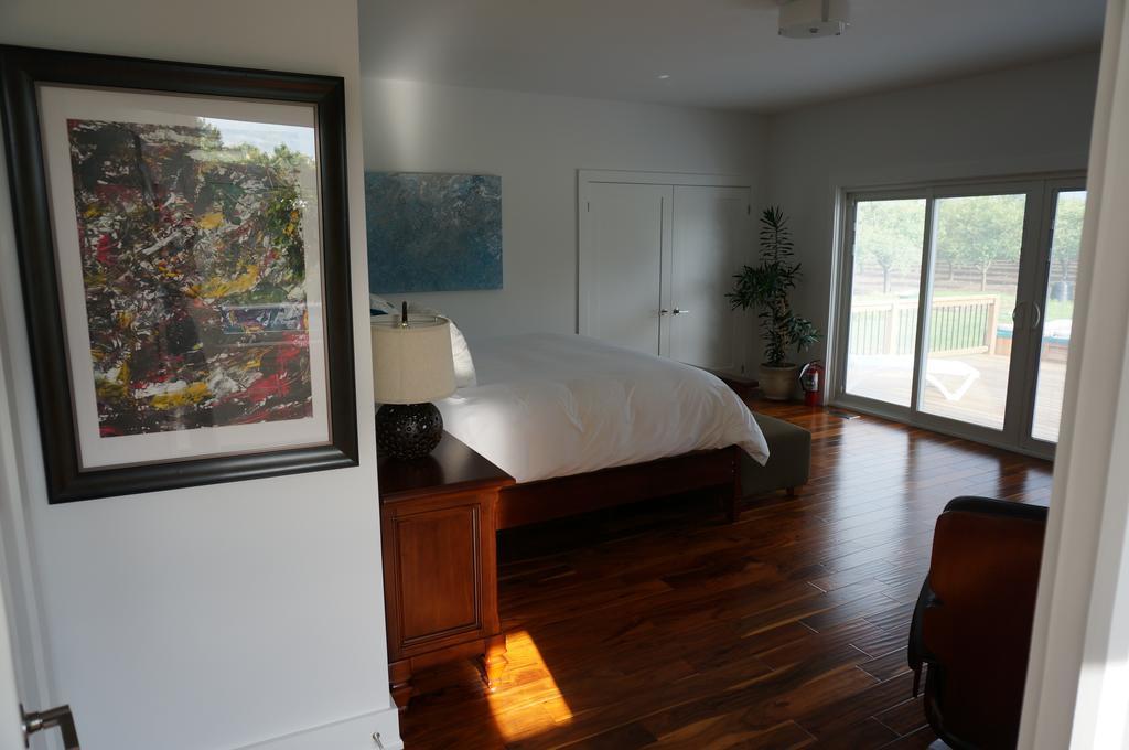 On The 6 Bed And Breakfast Niagara-on-the-Lake Стая снимка